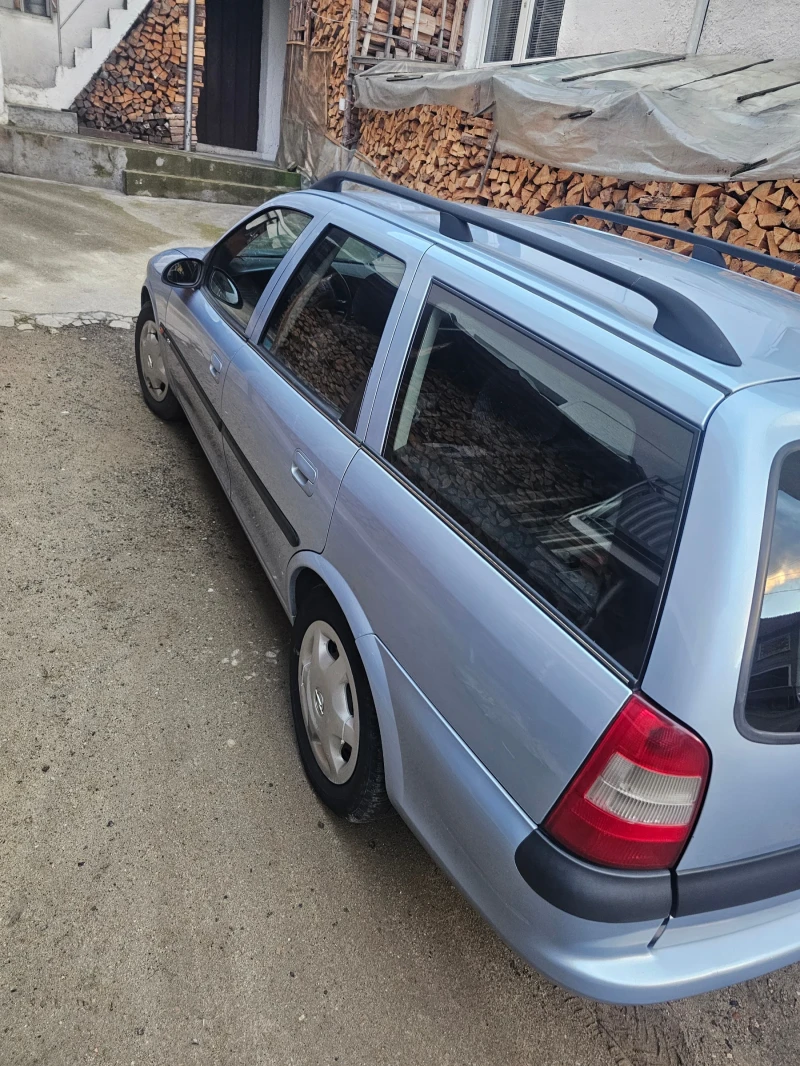 Opel Vectra 1.6, снимка 3 - Автомобили и джипове - 52680485