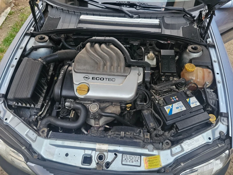 Opel Vectra 1.6, снимка 13 - Автомобили и джипове - 52680485