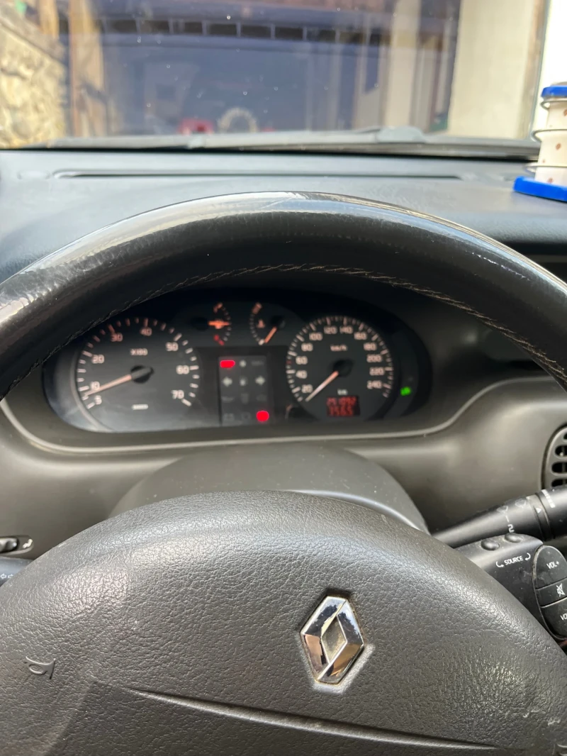 Renault Scenic, снимка 5 - Автомобили и джипове - 53139872