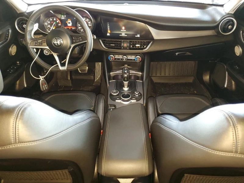 Alfa Romeo Giulia Q4 Ti AWD 4x4 PREMIUM LED DISTRONIC H/K ПАМЕТ, снимка 6 - Автомобили и джипове - 53438940