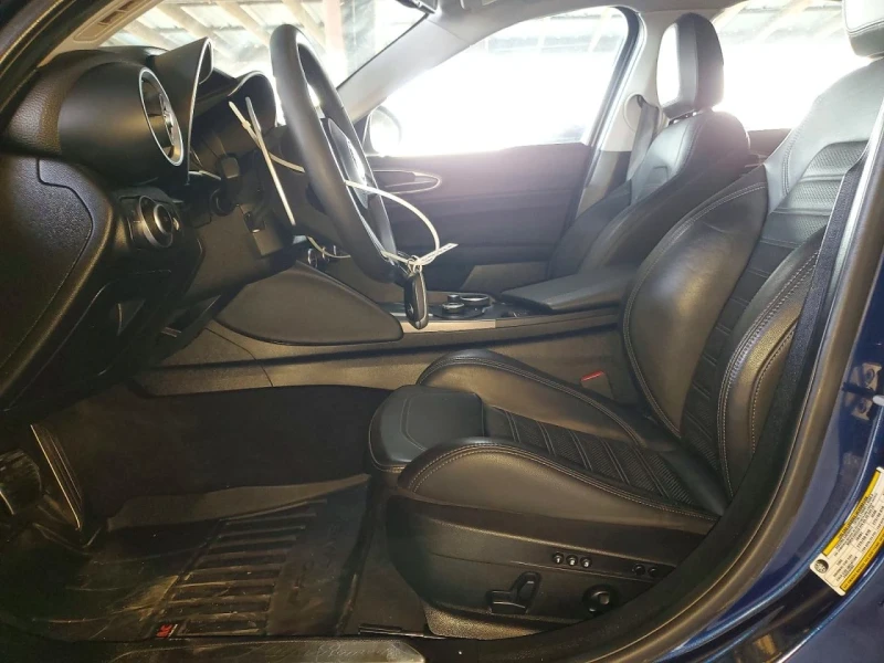 Alfa Romeo Giulia Q4 Ti AWD 4x4 PREMIUM LED DISTRONIC H/K ПАМЕТ, снимка 7 - Автомобили и джипове - 53438940