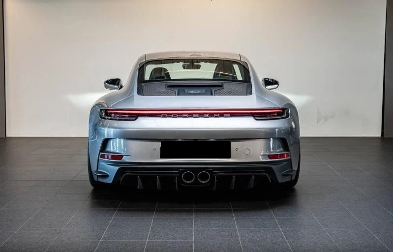 Porsche 911 GT3 Touring - изображение 4