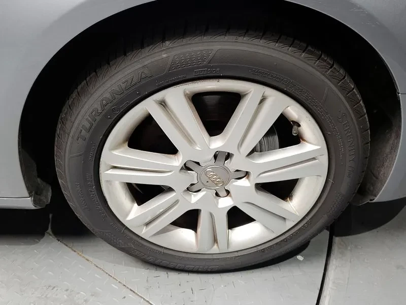 Audi A4 2.0 TDI, снимка 5 - Автомобили и джипове - 53884299