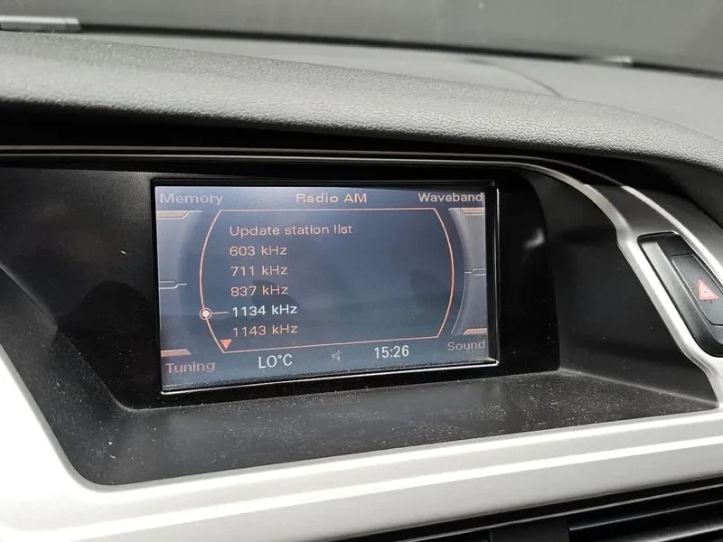 Audi A4 2.0 TDI, снимка 14 - Автомобили и джипове - 53884299