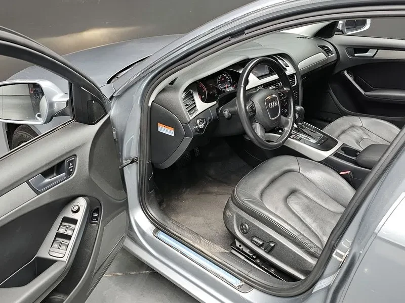 Audi A4 2.0 TDI, снимка 12 - Автомобили и джипове - 53884299