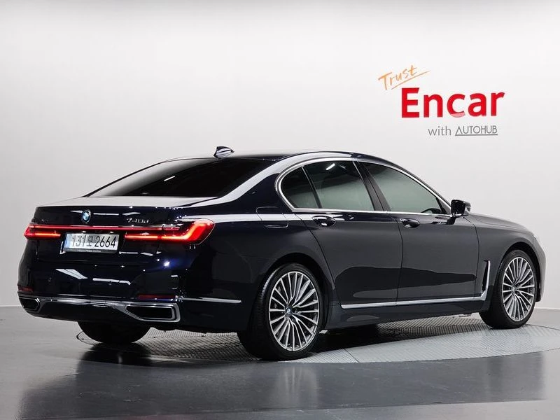 BMW 740 740d xDrive Design Pure Excellence| 320к.с.| ВКЛ.Т, снимка 2 - Автомобили и джипове - 55608645