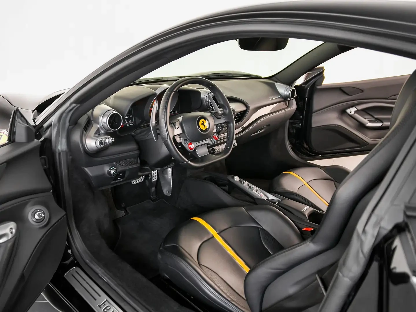 Ferrari F8 Tributo 3.9 V8 - изображение 7