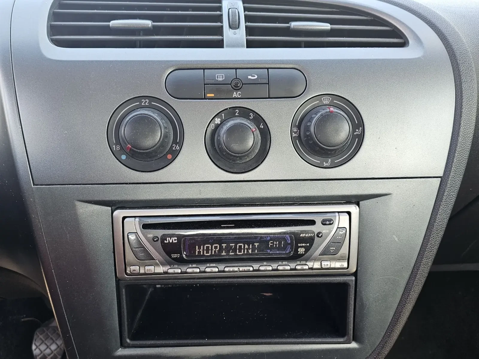 Seat Leon 1.9TDI 105hp | Mobile.bg   12