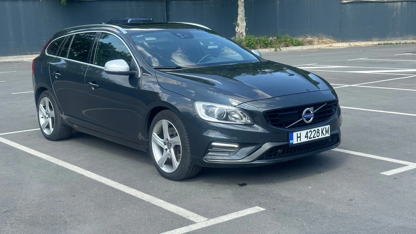 Volvo V60 2.4 D6 plug in hybrid - изображение 4
