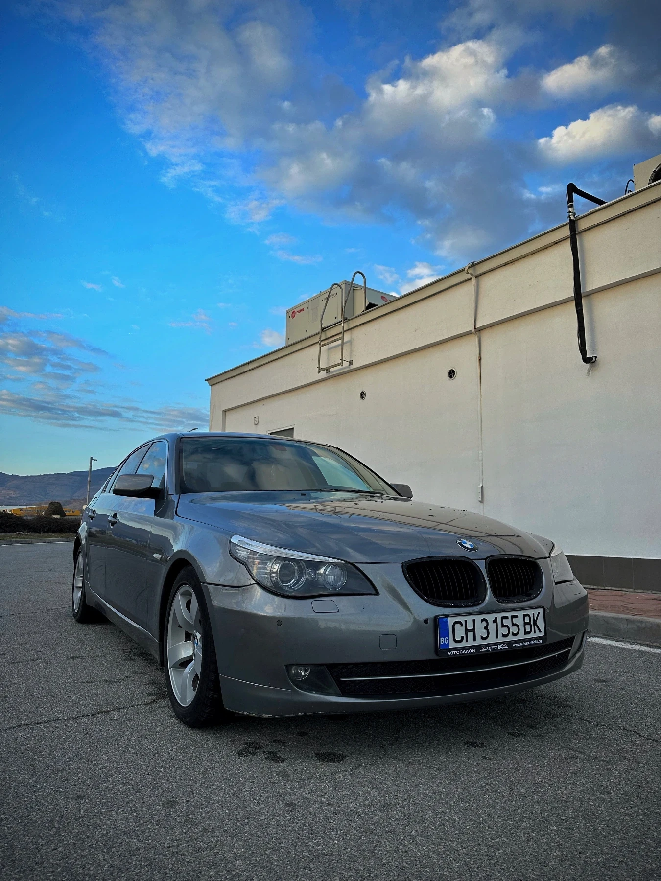 BMW 523 2.5* Facelift - изображение 2