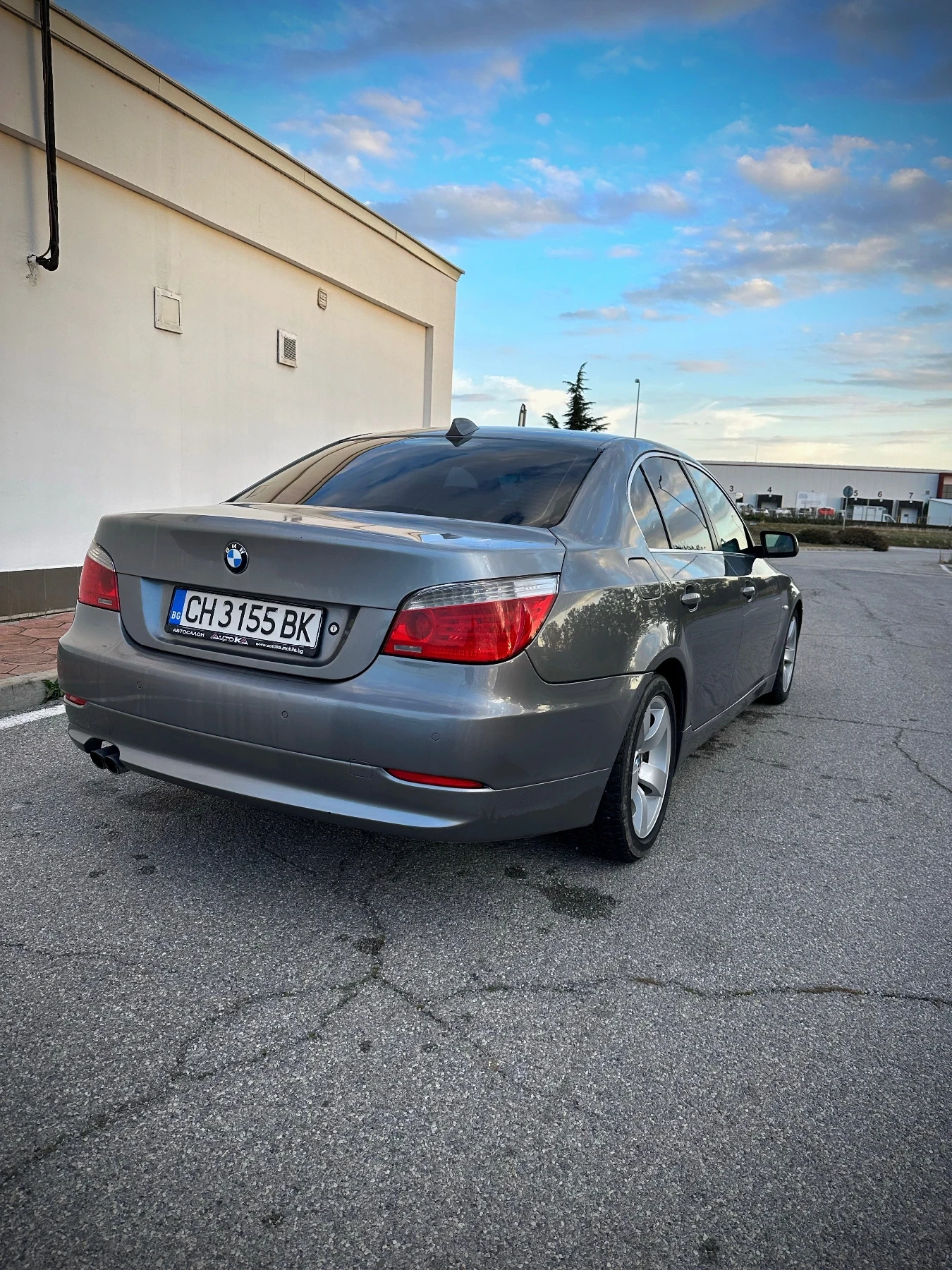 BMW 523 2.5* Facelift - изображение 4