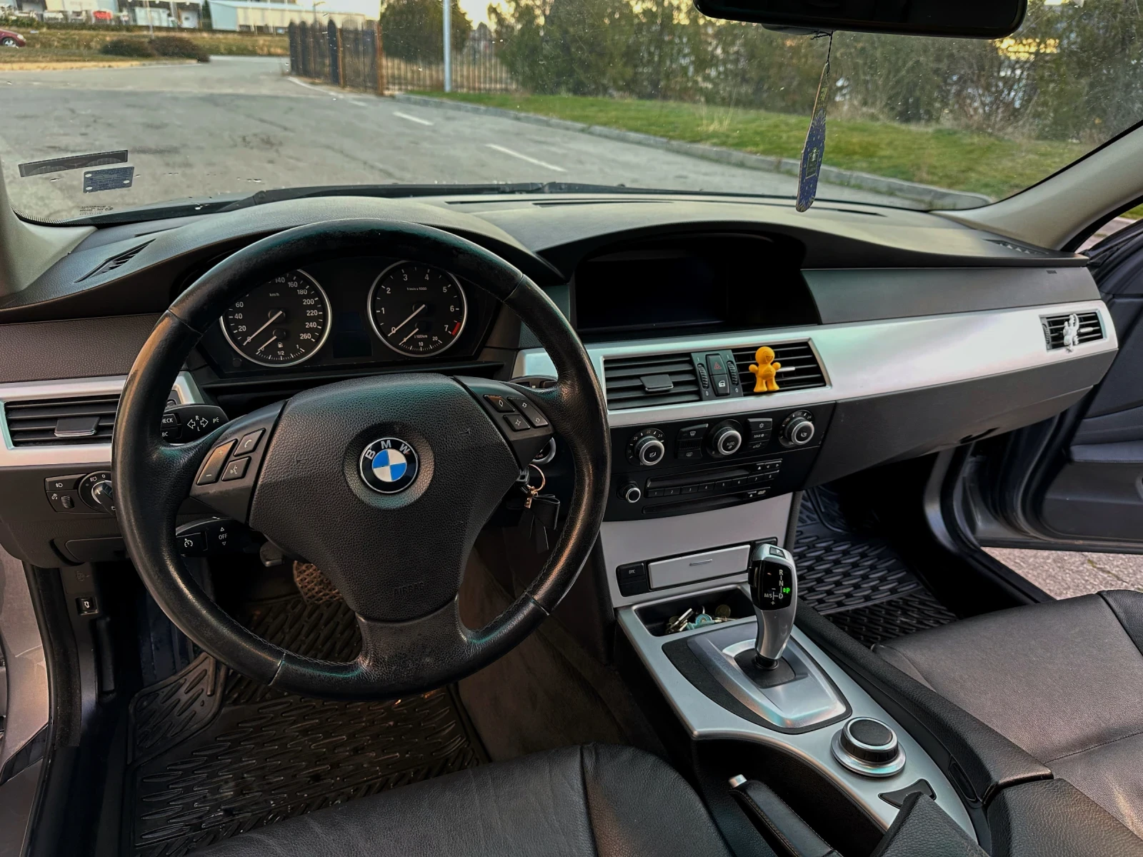 BMW 523 2.5* Facelift - изображение 7