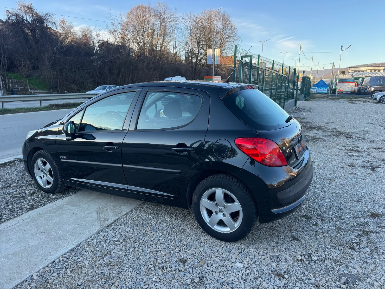 Peugeot 207 1.4 GAZ 75kc - изображение 6