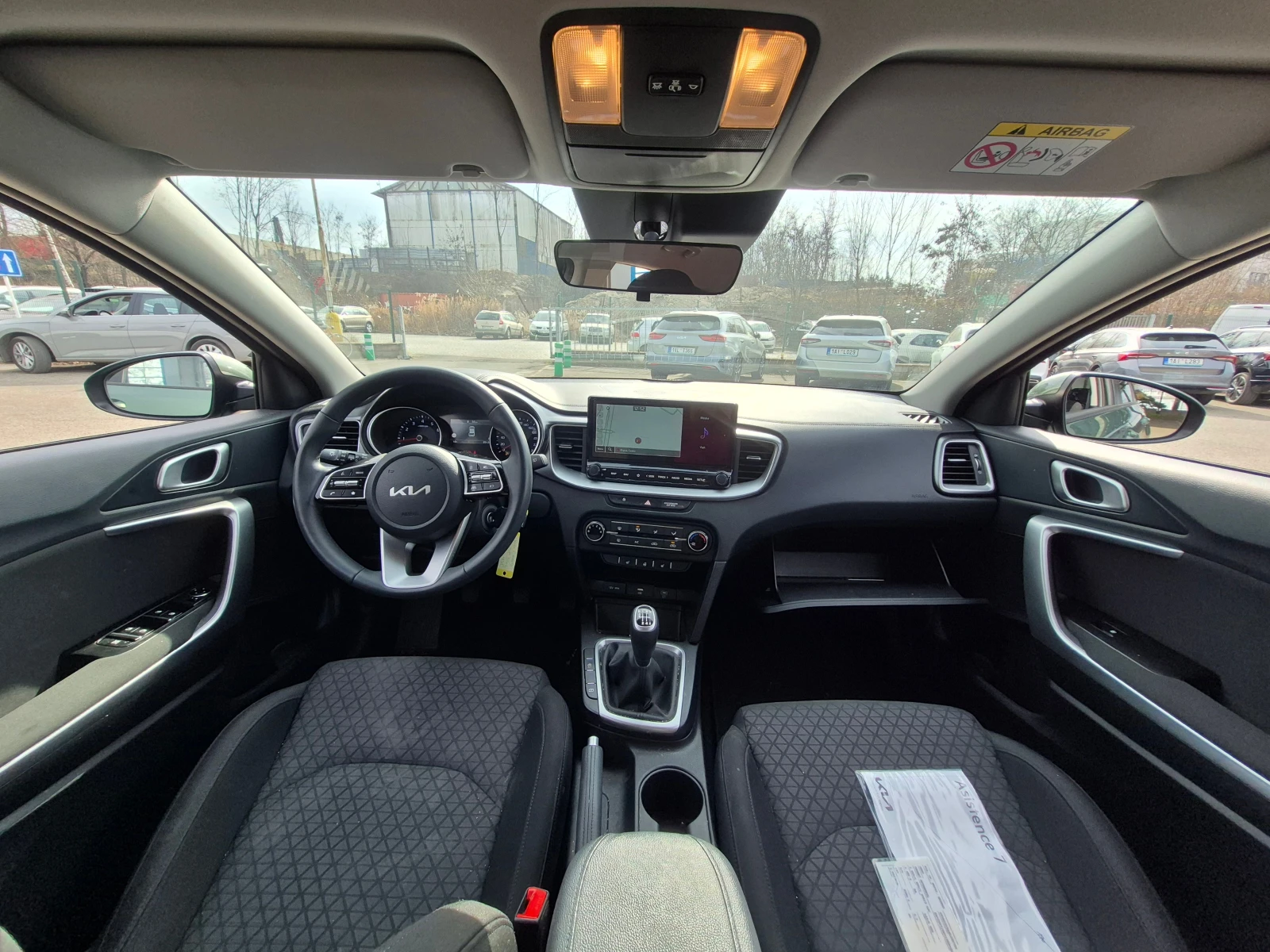 Kia Ceed 1.5 T-GDI/ Spin/ Гаранция до 2032г./ Очакван !, снимка 5 - Автомобили и джипове - 54023796