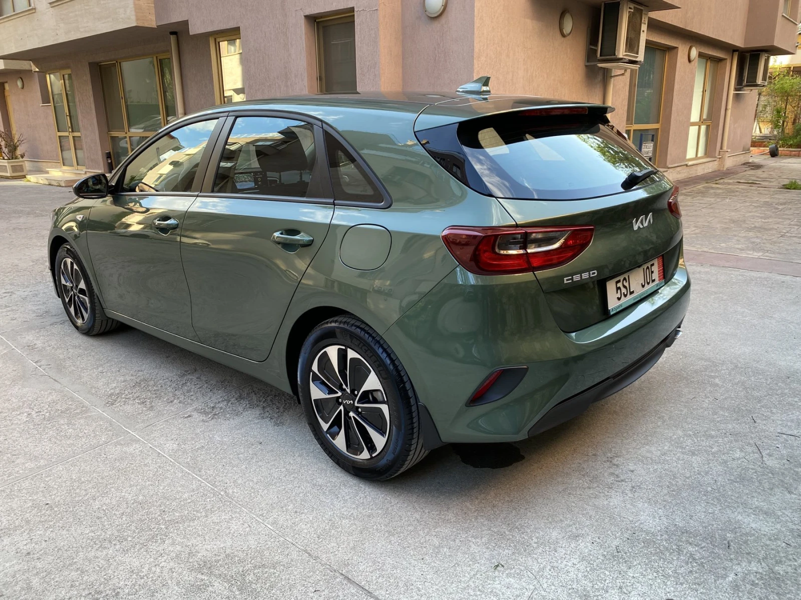 Kia Ceed 1.5 T-GDI/ Spin/ Гаранция до 2032г., снимка 7 - Автомобили и джипове - 54023796