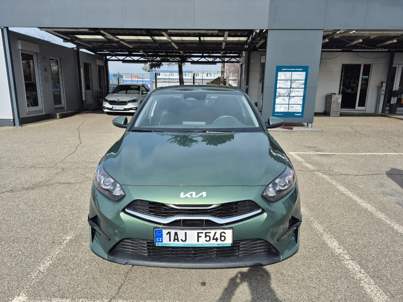 Kia Ceed 1.5 T-GDI/ Spin/ Гаранция до 2032г./ Очакван !, снимка 2 - Автомобили и джипове - 54023796