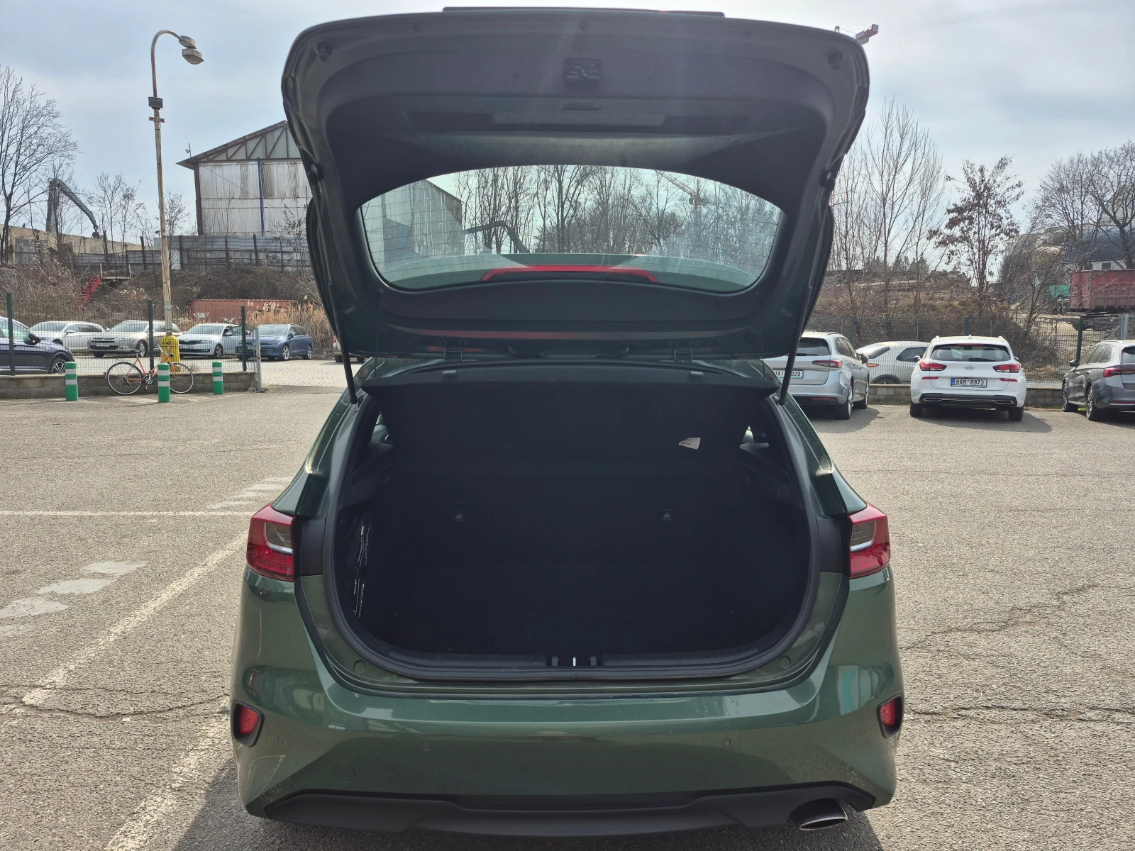 Kia Ceed 1.5 T-GDI/ Spin/ Гаранция до 2032г./ Очакван !, снимка 6 - Автомобили и джипове - 54023796