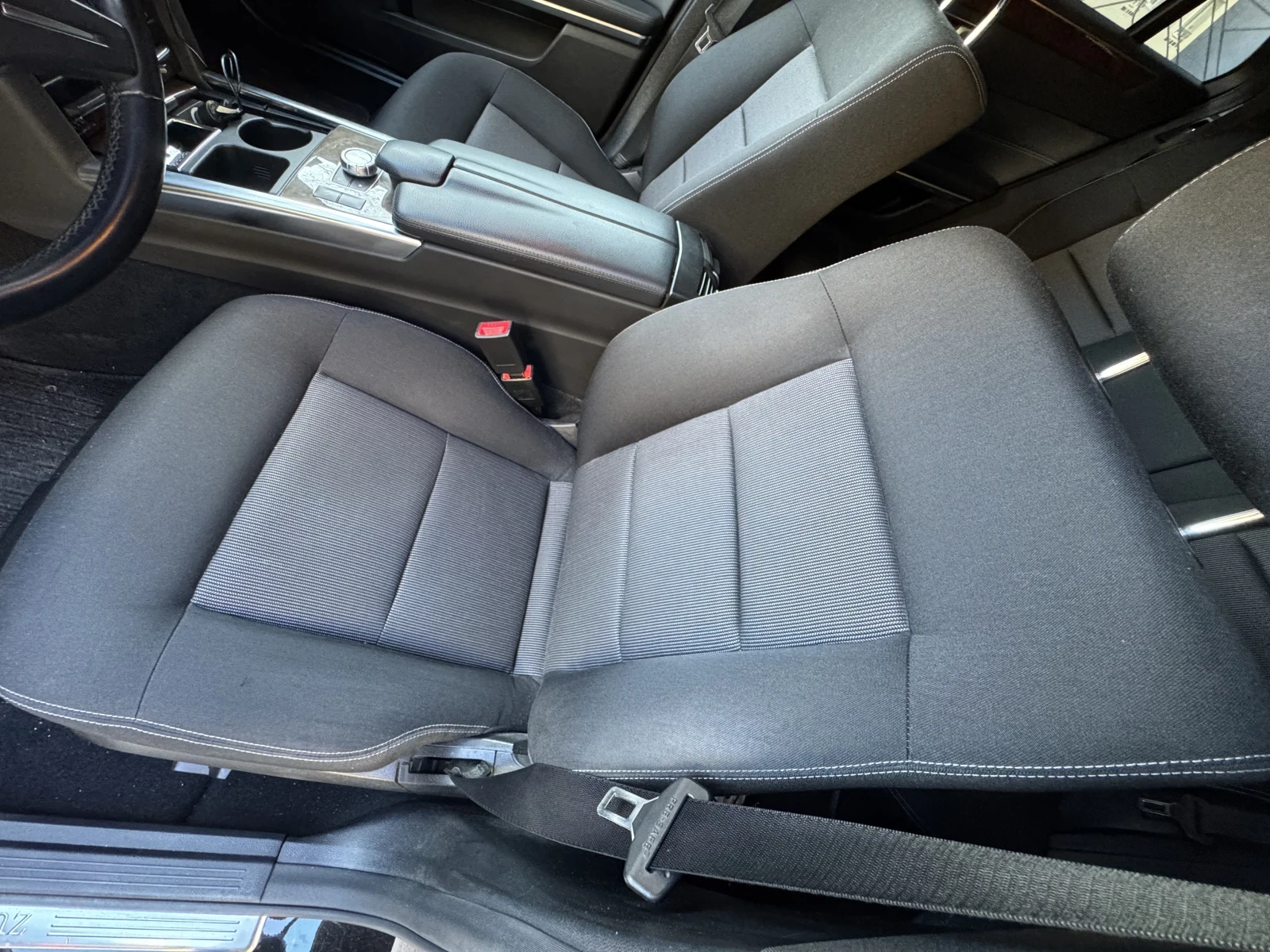 Mercedes-Benz E 220, снимка 6 - Автомобили и джипове - 54130239