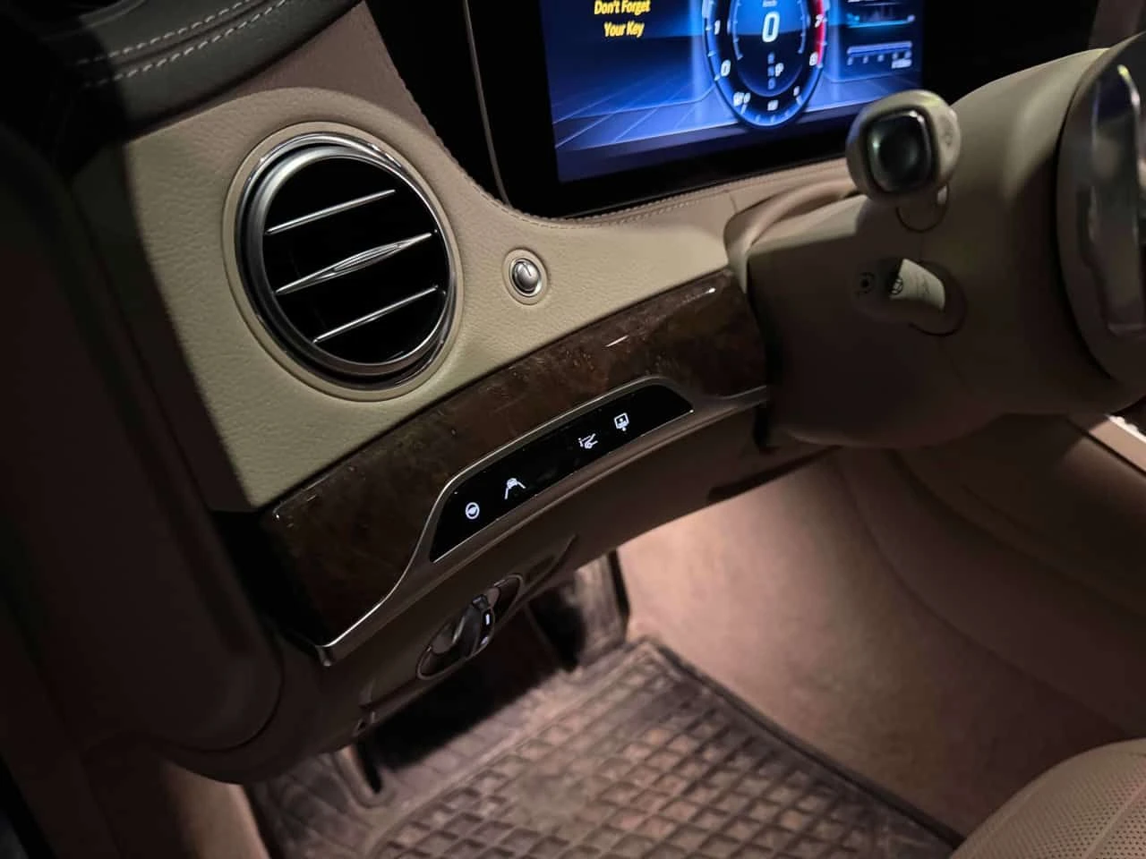 Mercedes-Benz S 560 * CARFAX * BURMESTER * ОБДУХВАНЕ * HUD * DIS, снимка 11 - Автомобили и джипове - 54191548