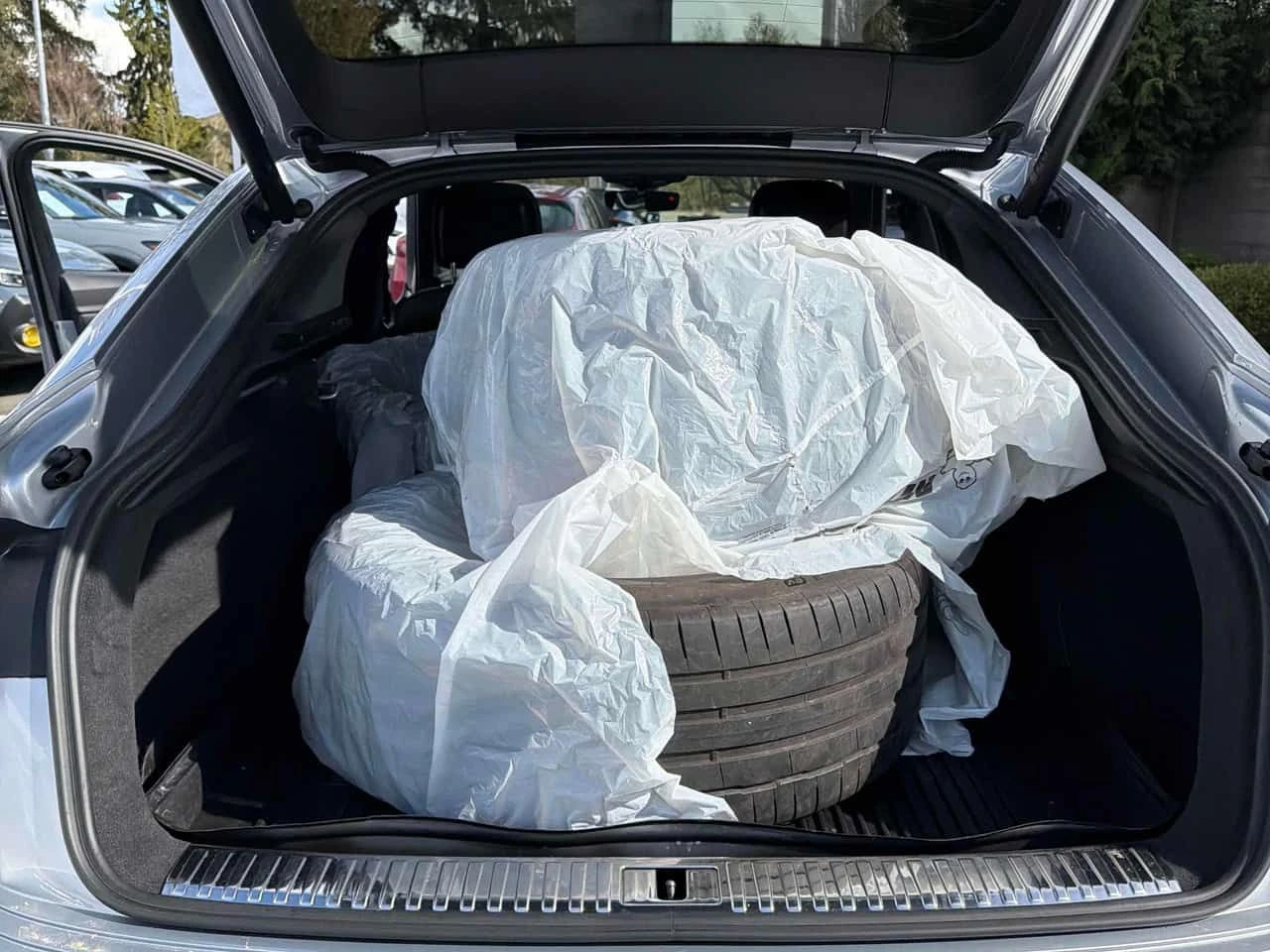 Audi E-Tron Technik/��������/360/����� ���� � ������/OT AUDI | Mobile.bg � ����������� 12