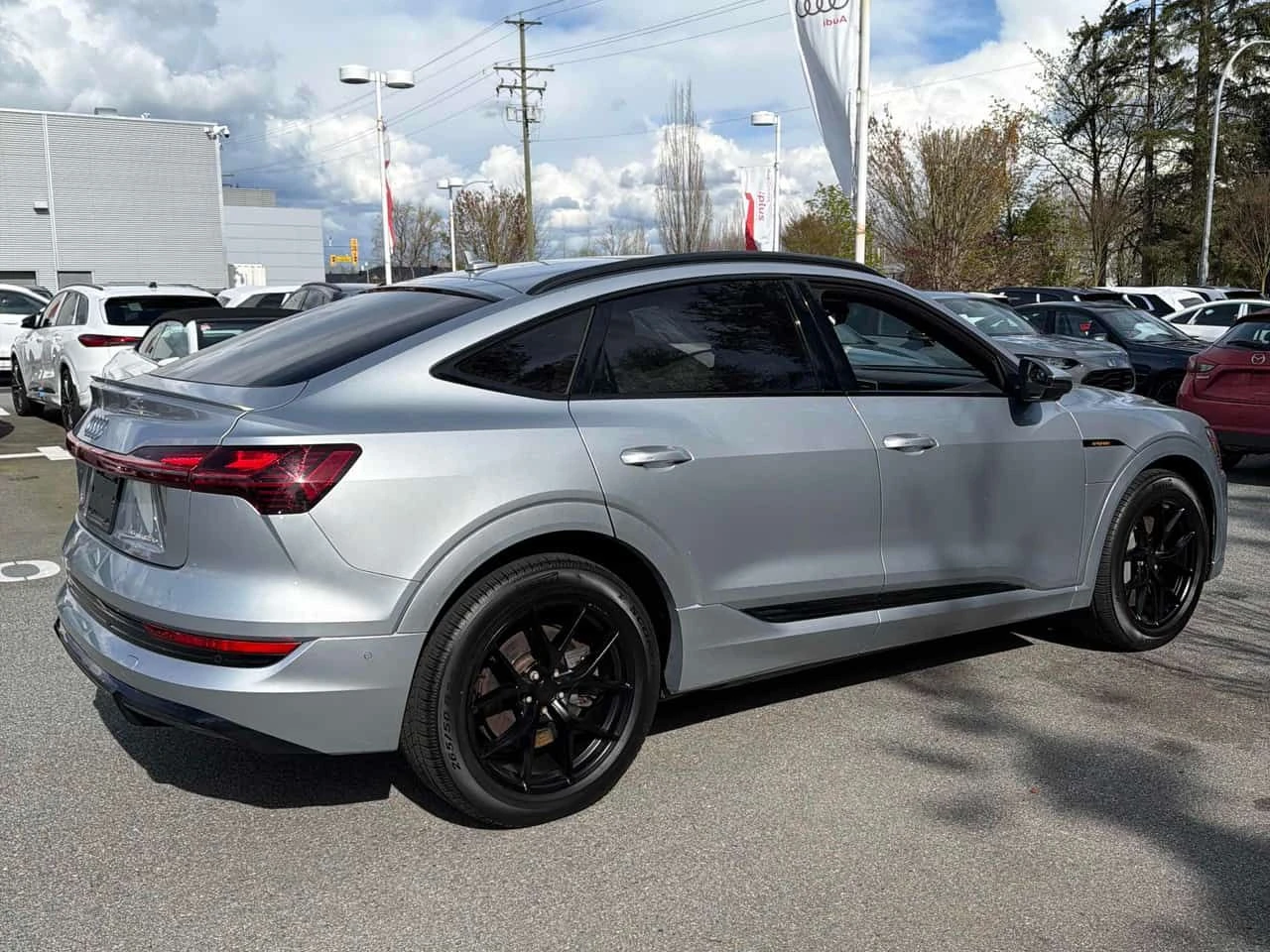 Audi E-Tron Technik/��������/360/����� ���� � ������/OT AUDI | Mobile.bg � ����������� 4