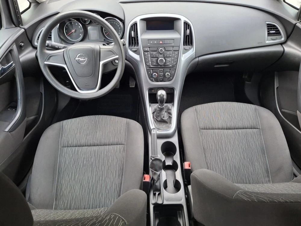 Opel Astra 1.6 Ecotec MT, снимка 12 - Автомобили и джипове - 54255934