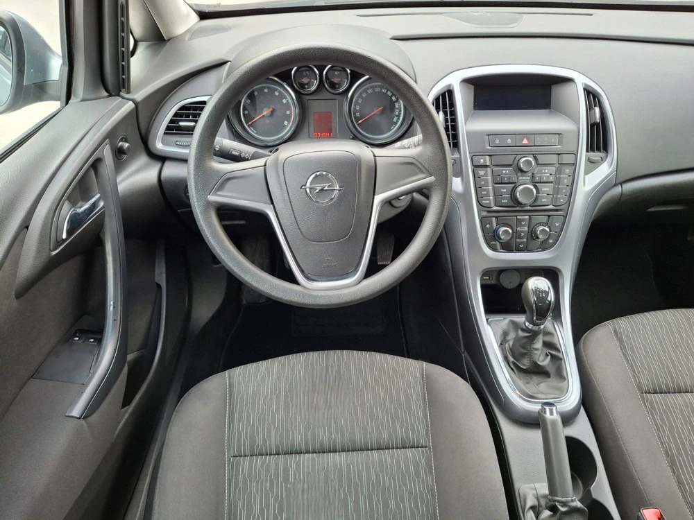 Opel Astra 1.6 Ecotec MT, снимка 11 - Автомобили и джипове - 54255934