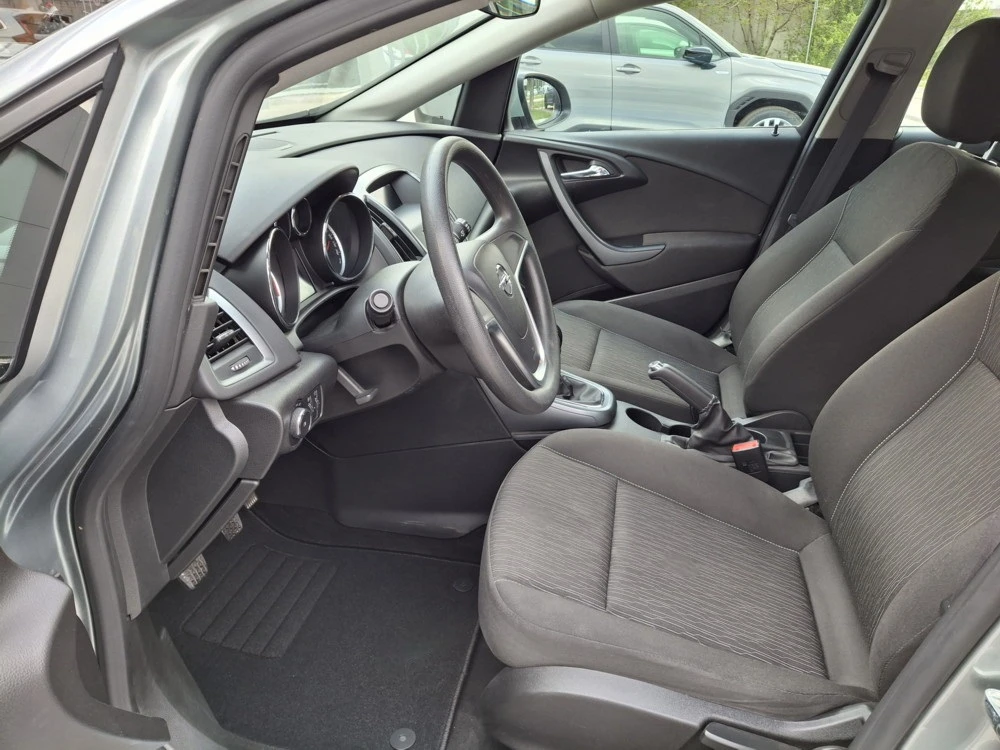 Opel Astra 1.6 Ecotec MT, снимка 13 - Автомобили и джипове - 54255934