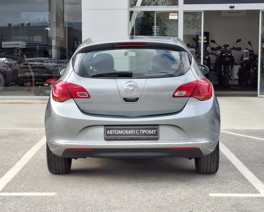 Opel Astra 1.6 Ecotec MT, снимка 7 - Автомобили и джипове - 54255934