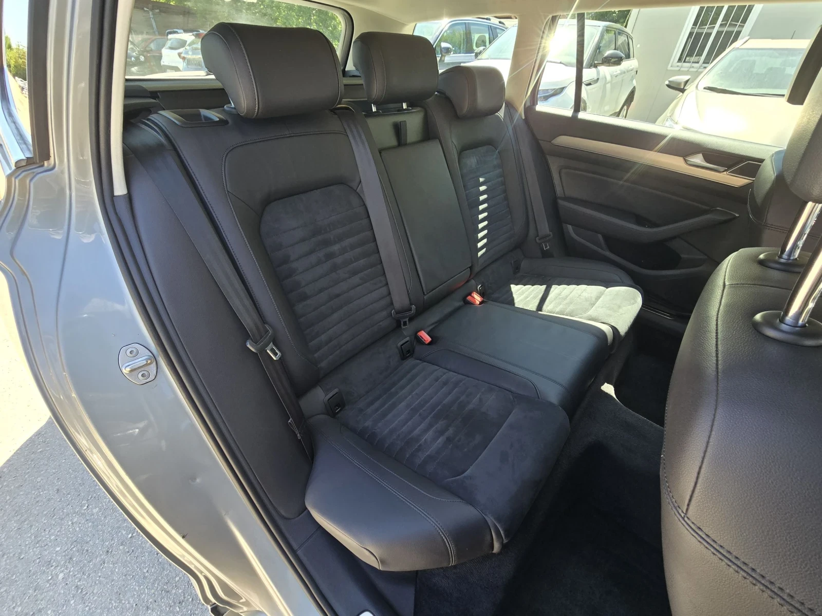 VW Passat 2.0TDI 150к.с  Business Подгряване Топ състояние , снимка 14 - Автомобили и джипове - 54537839