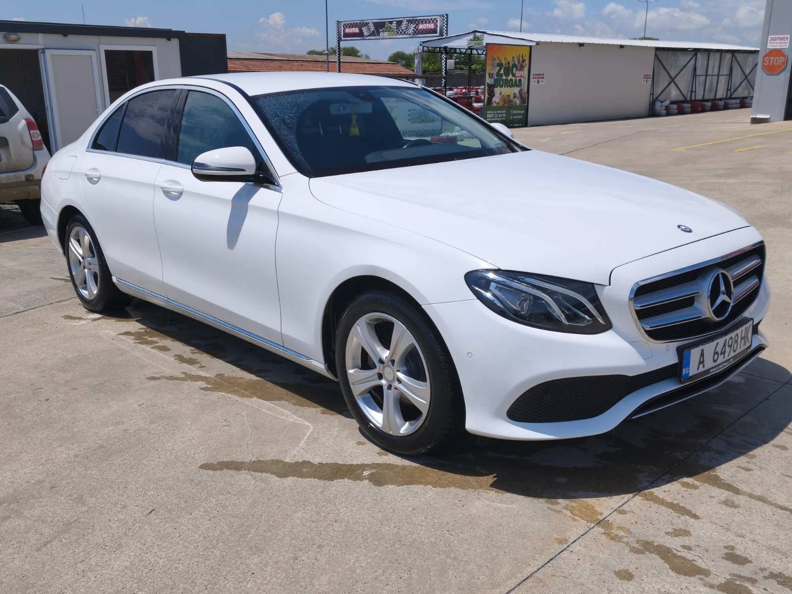Mercedes-Benz E 200, снимка 2 - Автомобили и джипове - 54747210