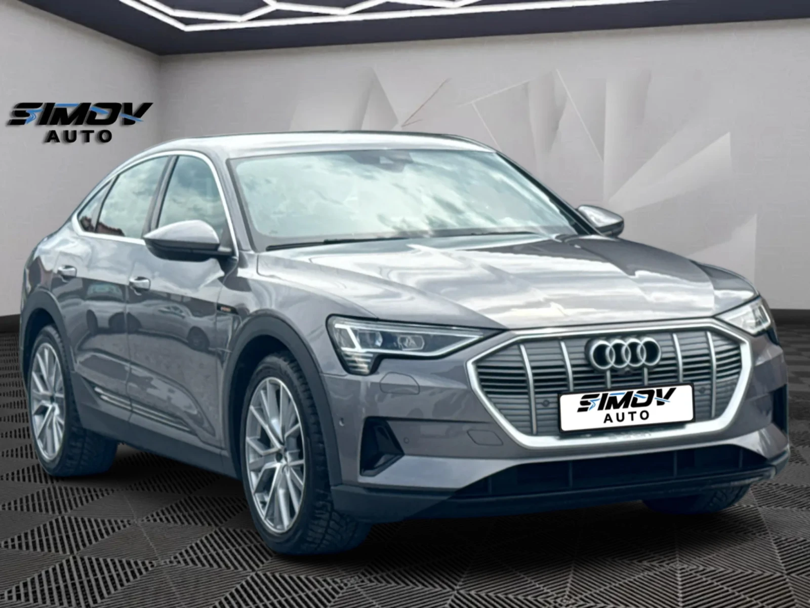 Audi E-Tron 55 SPORTBACK S-LINE 95KWH 408КС. КАМЕРИ 360 КОЖА, снимка 3 - Автомобили и джипове - 54944697