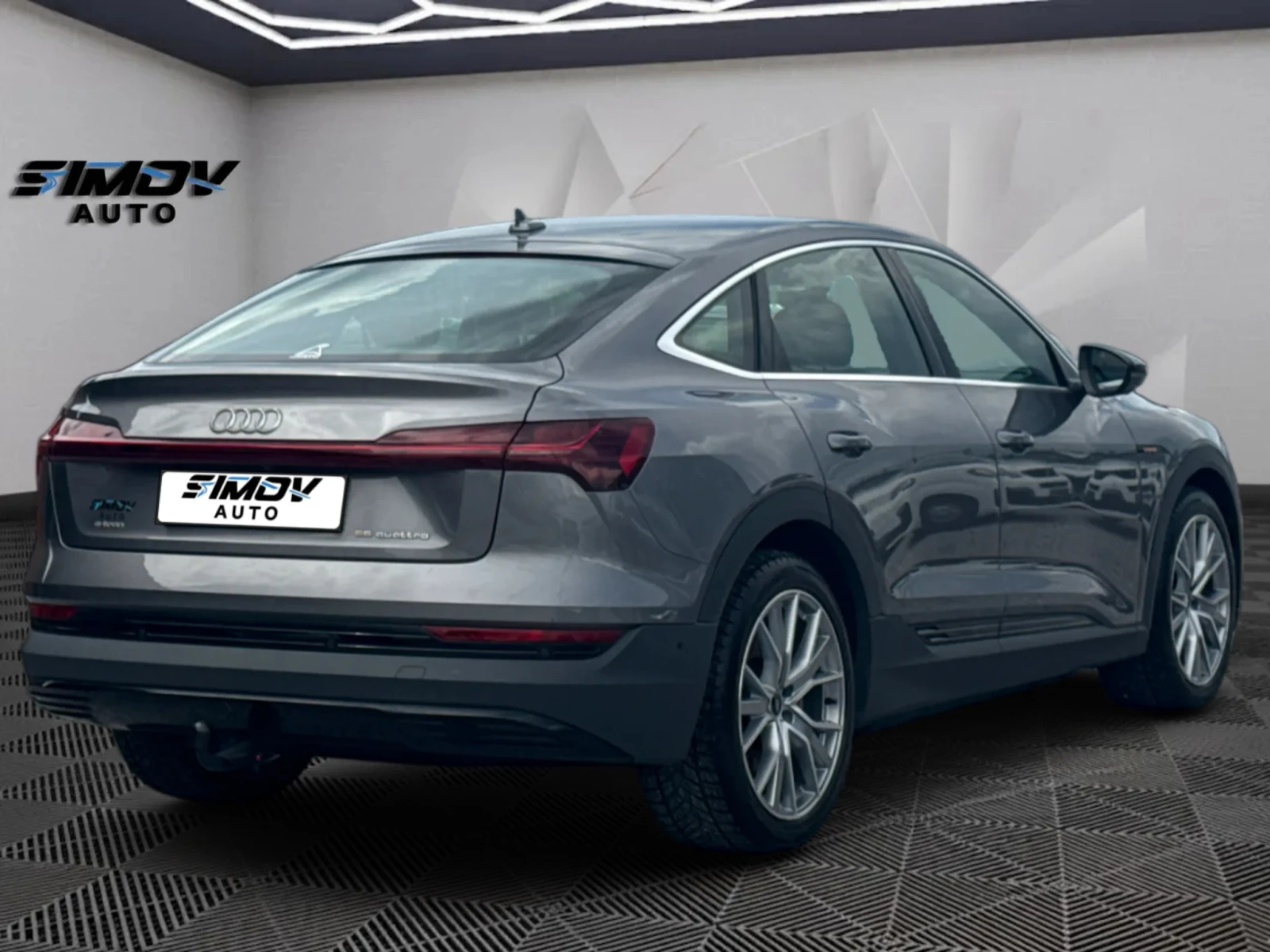 Audi E-Tron 55 SPORTBACK S-LINE 95KWH 408КС. КАМЕРИ 360 КОЖА, снимка 2 - Автомобили и джипове - 54944697