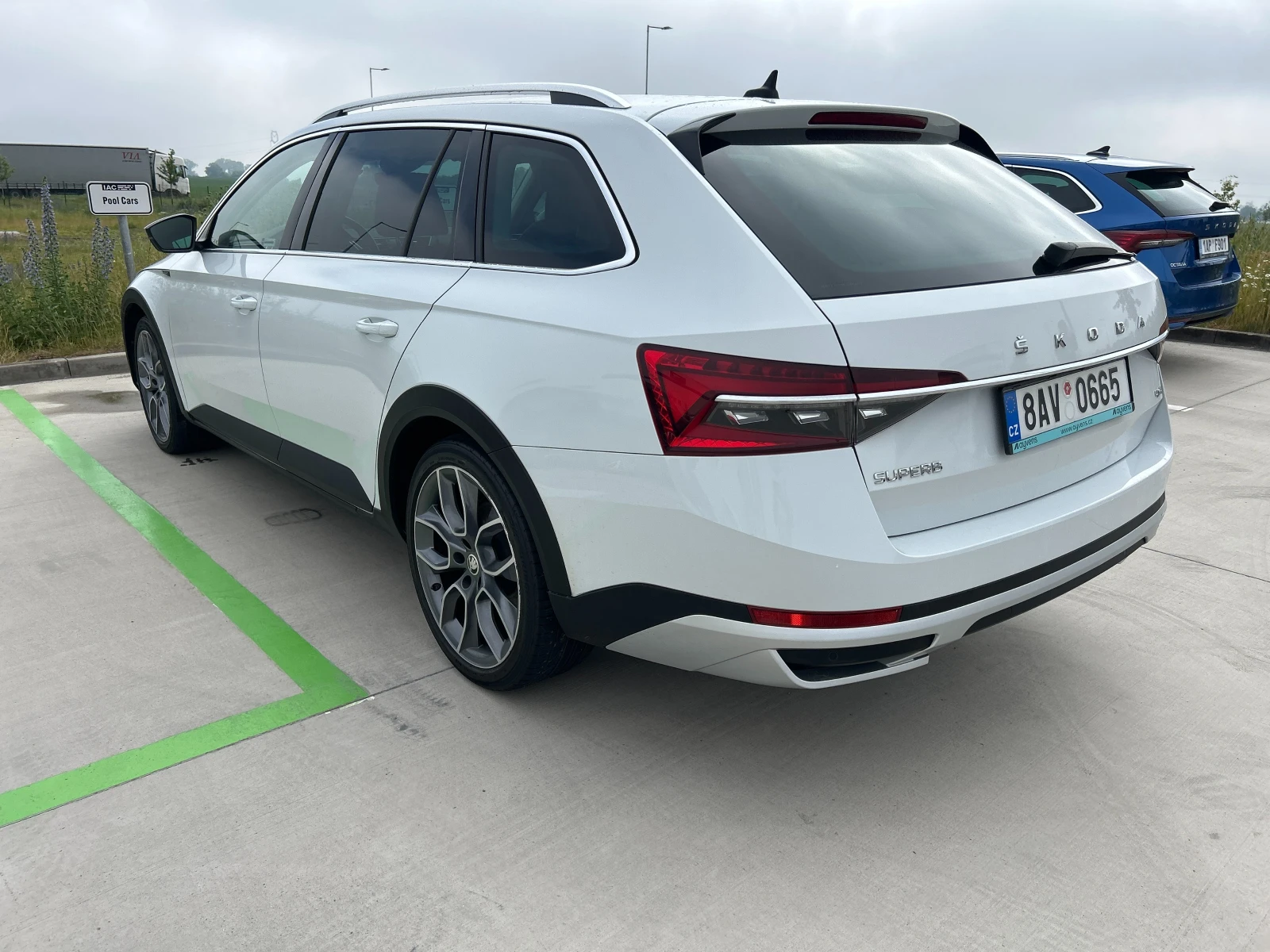 Skoda Superb 2.0 TDI/ Scout/ Combi/ 4x4/ DSG/ Очакван !, снимка 6 - Автомобили и джипове - 55070197