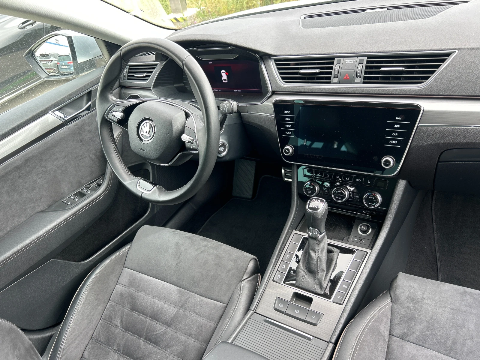 Skoda Superb 2.0 TDI/ Scout/ Combi/ 4x4/ DSG/ Очакван !, снимка 7 - Автомобили и джипове - 55070197