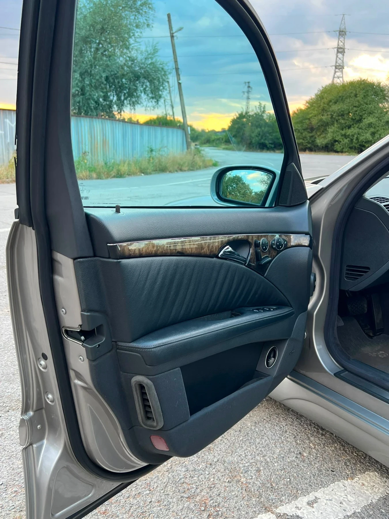Mercedes-Benz E 320 Lorinser, снимка 11 - Автомобили и джипове - 56249146
