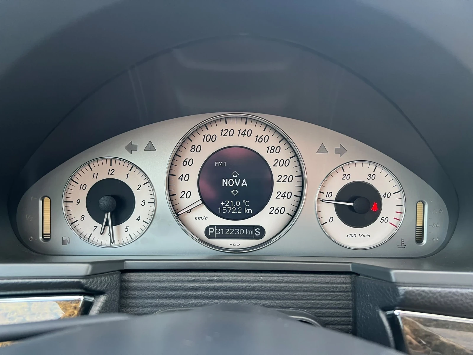 Mercedes-Benz E 320 Lorinser, снимка 8 - Автомобили и джипове - 56249146