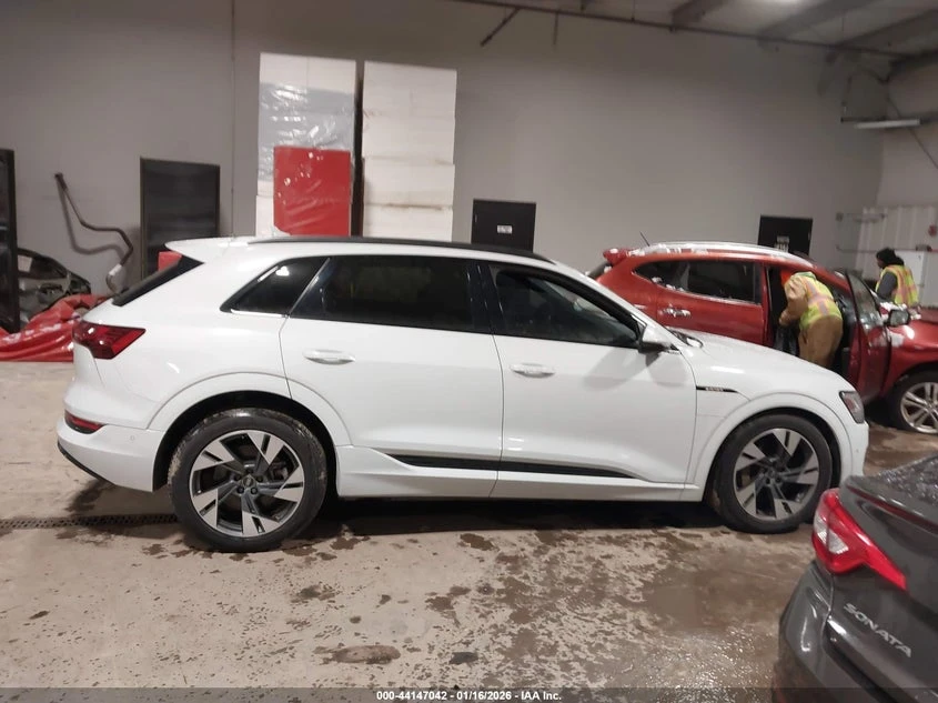 Audi E-Tron Premium Quattro, снимка 13 - Автомобили и джипове - 55534805
