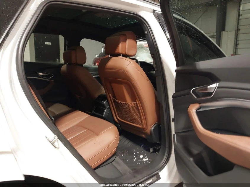 Audi E-Tron Premium Quattro, снимка 8 - Автомобили и джипове - 55534805
