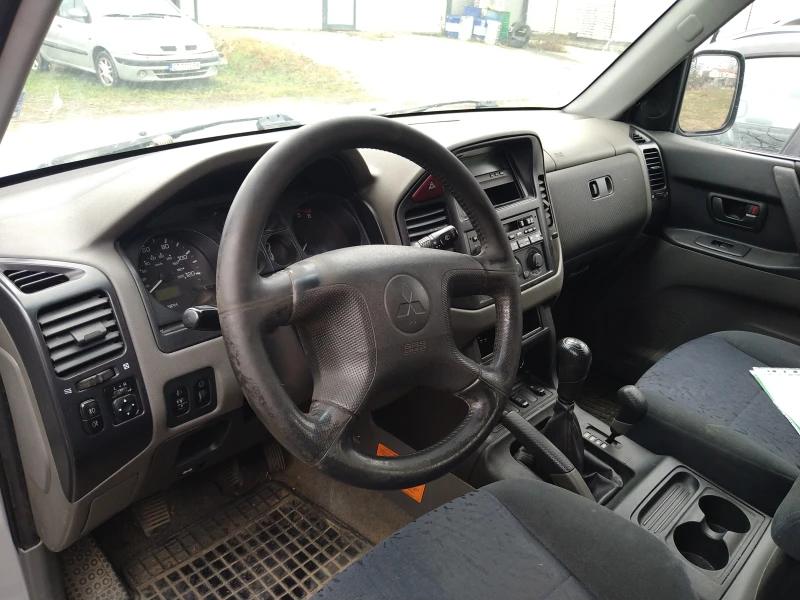 Mitsubishi Pajero, снимка 8 - Автомобили и джипове - 48189787