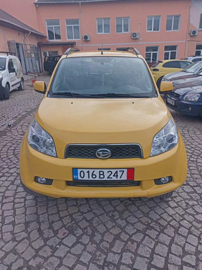 Daihatsu Terios 1.5газ/бензин АВТОМАТИК 4x4, снимка 1 - Автомобили и джипове - 48809266