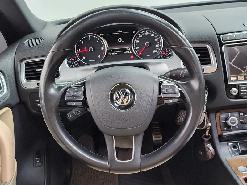 VW Touareg V6 3.0 Tdi Bluemotion Exclusive 7P5, снимка 13 - Автомобили и джипове - 55101595