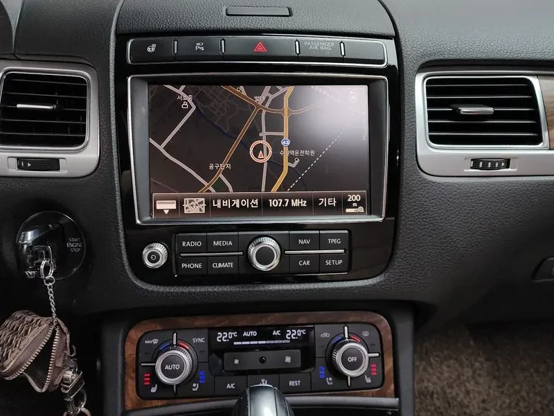 VW Touareg V6 3.0 Tdi Bluemotion Exclusive 7P5, снимка 12 - Автомобили и джипове - 55101595