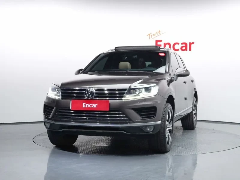 VW Touareg V6 3.0 Tdi Bluemotion Exclusive 7P5, снимка 3 - Автомобили и джипове - 55101595