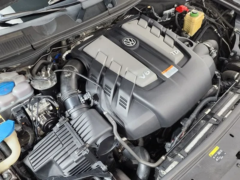 VW Touareg V6 3.0 Tdi Bluemotion Exclusive 7P5, снимка 6 - Автомобили и джипове - 55101595