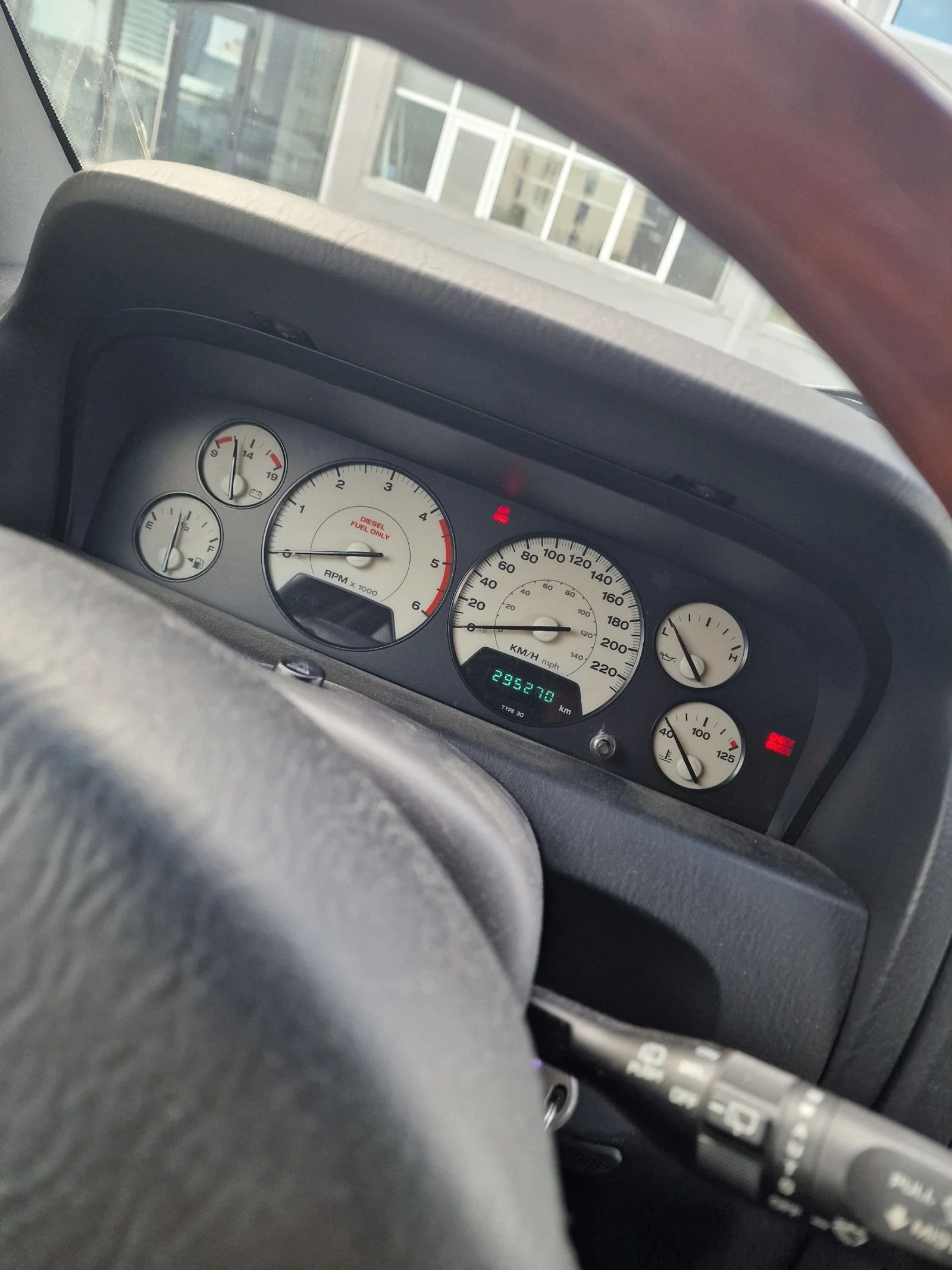 Jeep Grand cherokee 2.7 Overland Quadra-drive 1-ви собственик - изображение 7