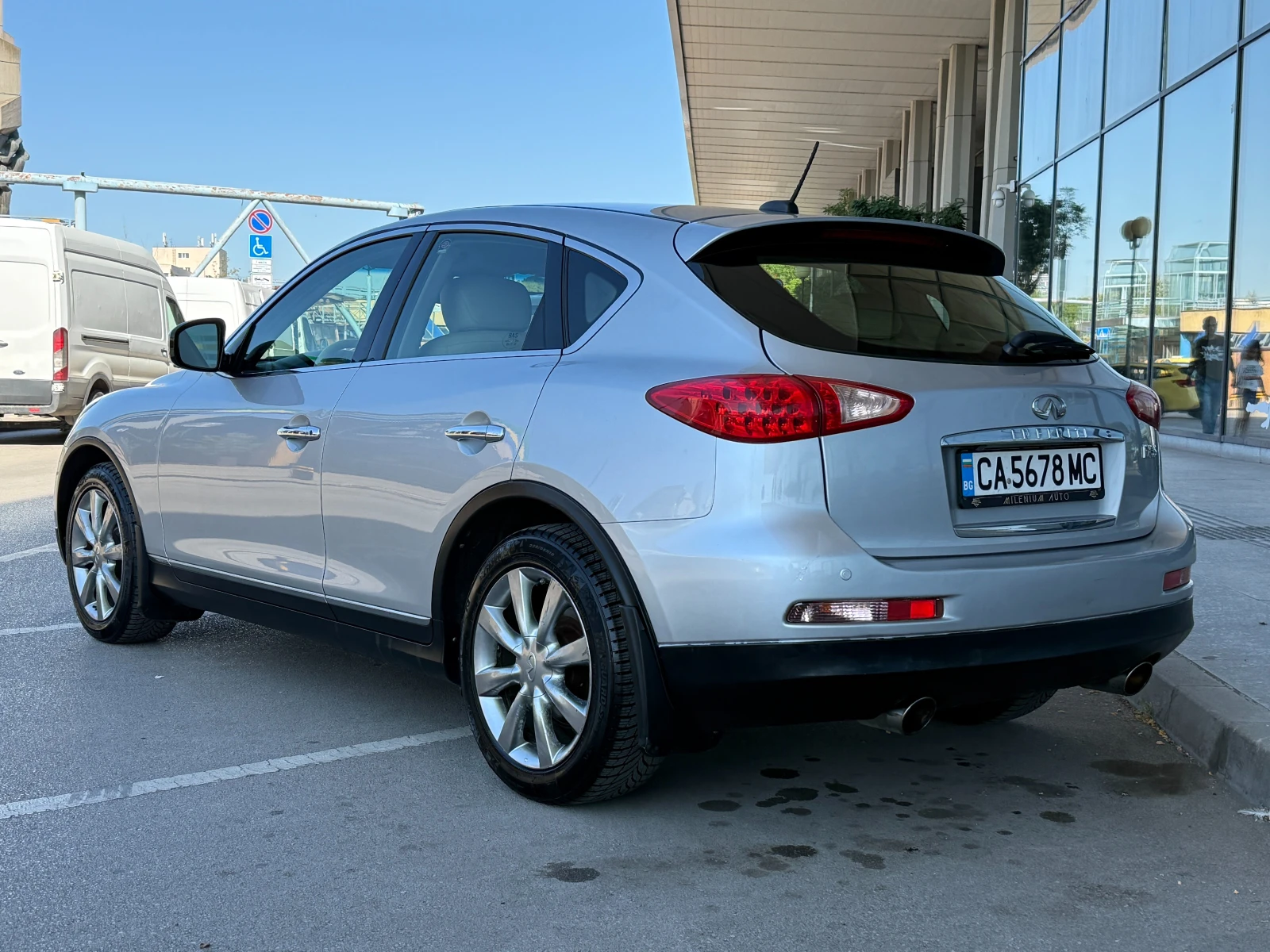 Infiniti Ex35 6 МЕСЕЦА ГАРАНЦИЯ/300к.с. 4x4 Автоматик/Навигация, снимка 3 - Автомобили и джипове - 55501445