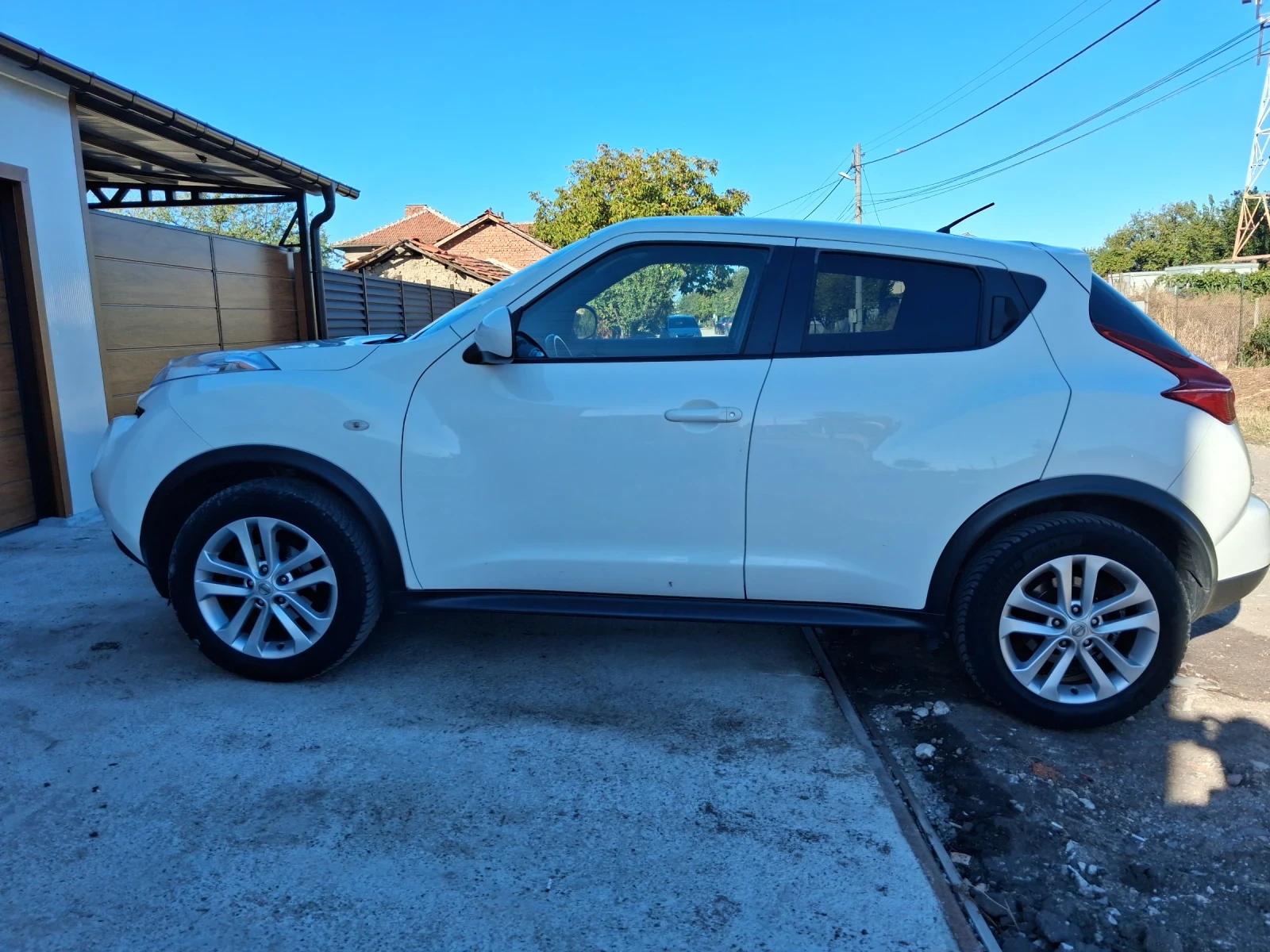 Nissan Juke 1, 6, снимка 2 - Автомобили и джипове - 56349204