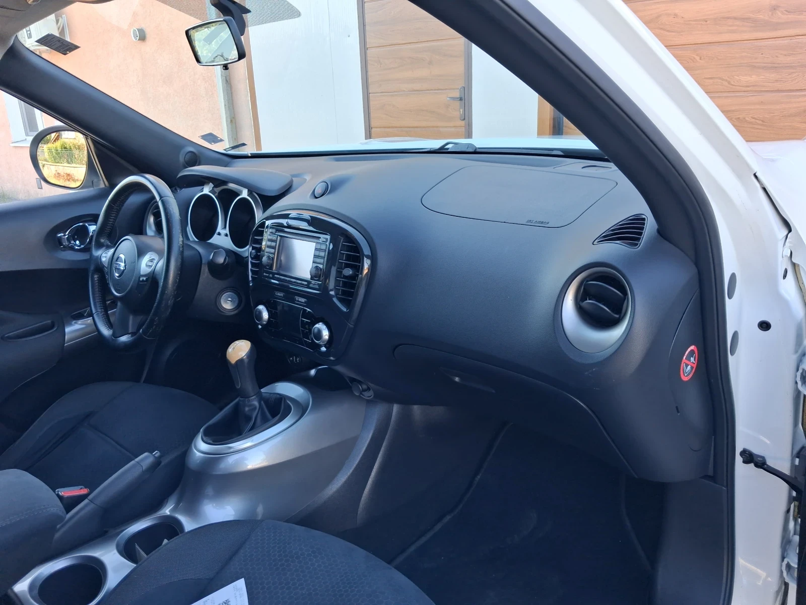 Nissan Juke 1, 6, снимка 13 - Автомобили и джипове - 56349204