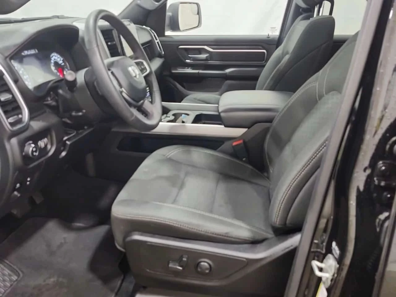 Dodge RAM 1500, снимка 3 - Автомобили и джипове - 56688480